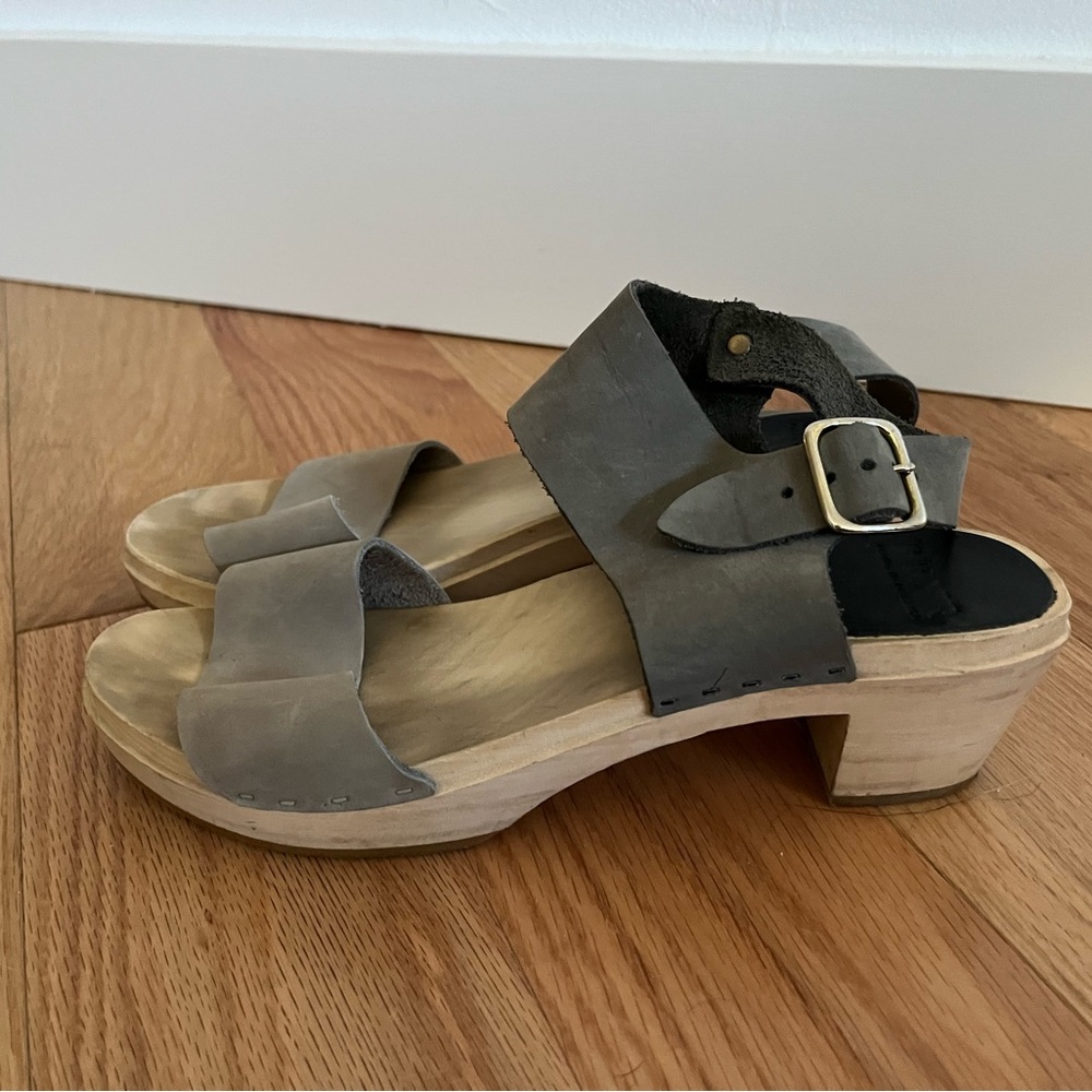BRYR open toe sandal